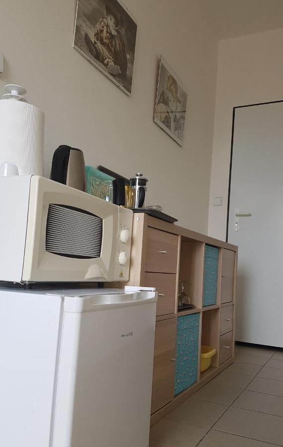 Na Samote U Lesa -Rasovna Lägenhet Msecke Zehrovice Exteriör bild
